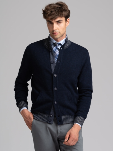 Chaqueta de punto de lana para hombre con botones y parches