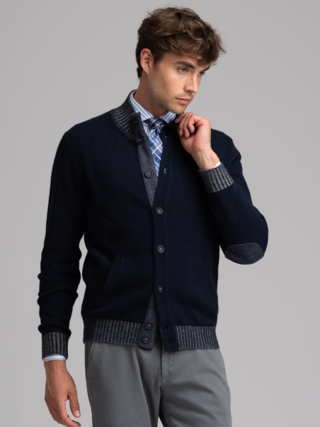 Chaqueta de punto de lana para hombre con botones y parches