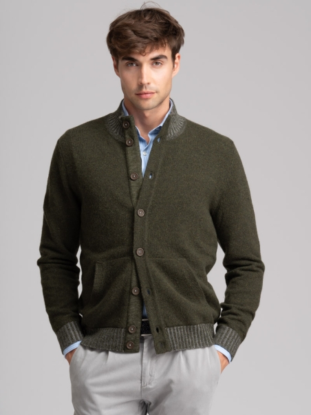 Chaqueta de punto de lana para hombre con botones y parches