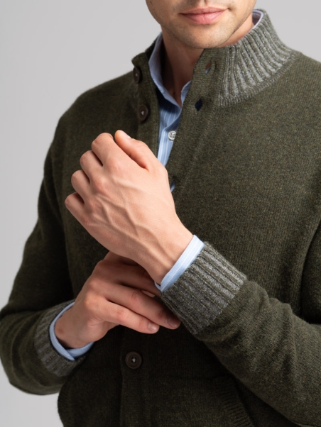 Chaqueta de punto de lana para hombre con botones y parches