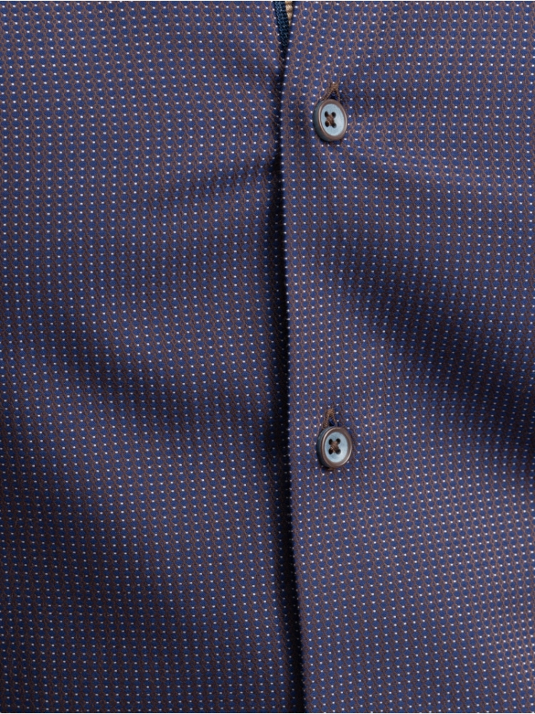 Camisa de micro lunares azul oscuro para hombre con cuello abotonado