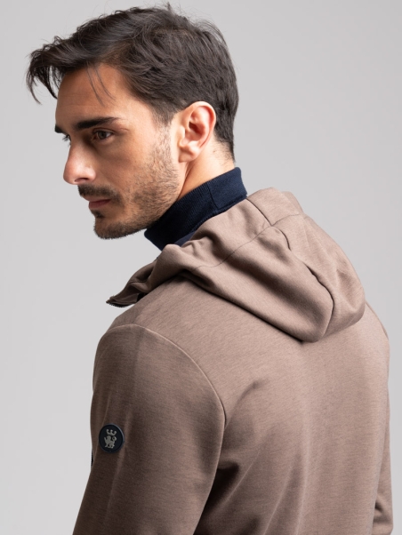 Felpa uomo full zip con cappuccio e balza a nido d’ape