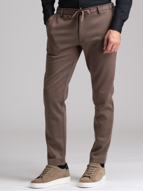 Pantalón chino de hombre en tejido Scuba con banda elástica