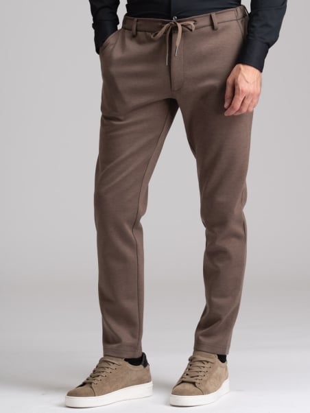 Pantalón chino de hombre en tejido Scuba con banda elástica