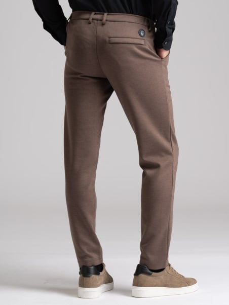Pantalón chino de hombre en tejido Scuba con banda elástica