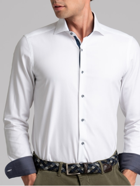 Camisa blanca de espiga para hombre de cuello semidesplegado 2