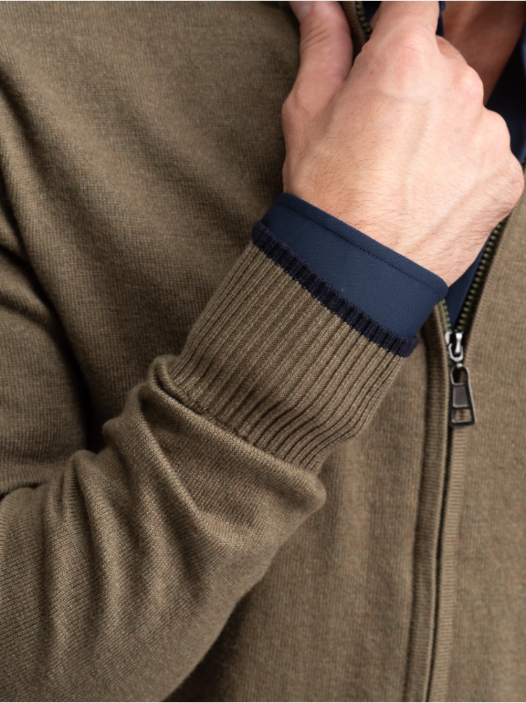 Maillot de hombre con cremallera completa y detalles en contraste