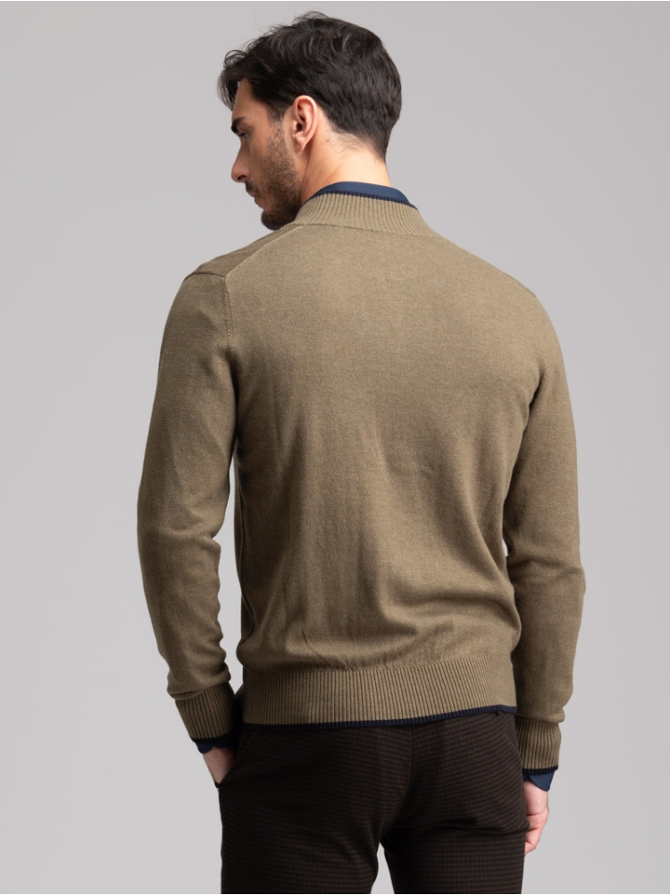 Maillot de hombre con cremallera completa y detalles en contraste