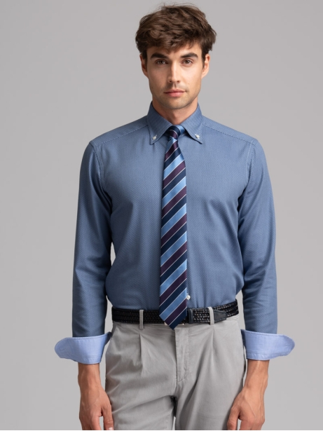 Camisa regular azul y celeste con cuello abotonado para hombre