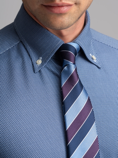 Camisa regular azul y celeste con cuello abotonado para hombre