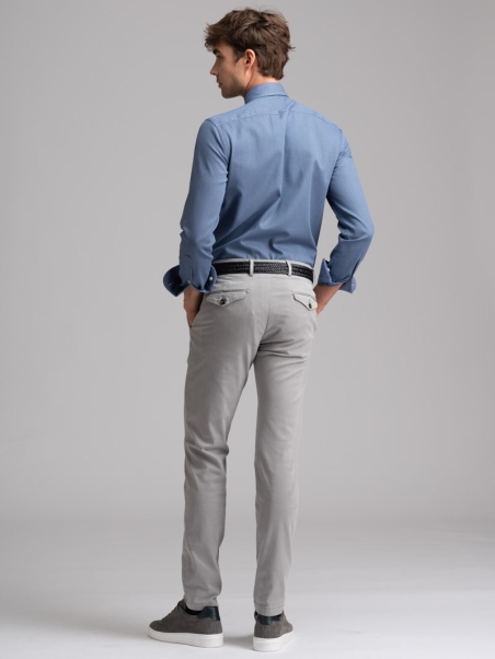 Camisa regular azul y celeste con cuello abotonado para hombre