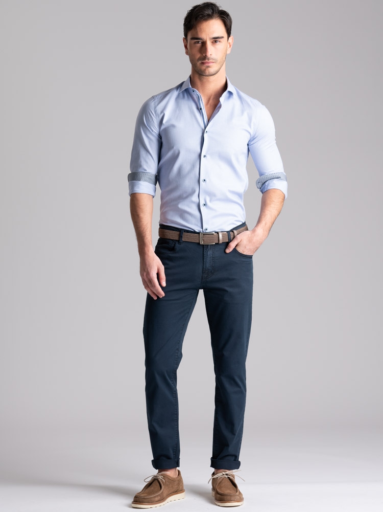 Camisa de hombre azul claro microblindada cuello semifrancés