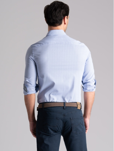 Camisa de hombre azul claro microblindada cuello semifrancés