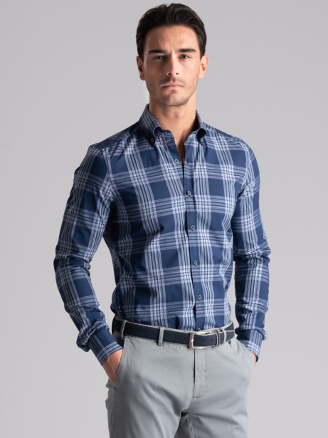 Camisa de hombre azul madrás con cuello abotonado