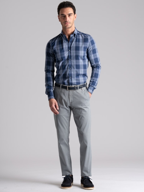 Camisa de hombre azul madrás con cuello abotonado 2