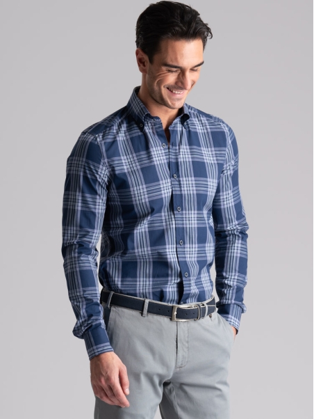Camisa de hombre azul madrás con cuello abotonado
