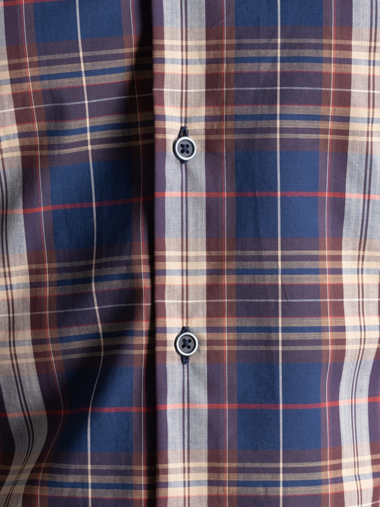 Camisa de hombre azul y arena madrás cuello semifrancés