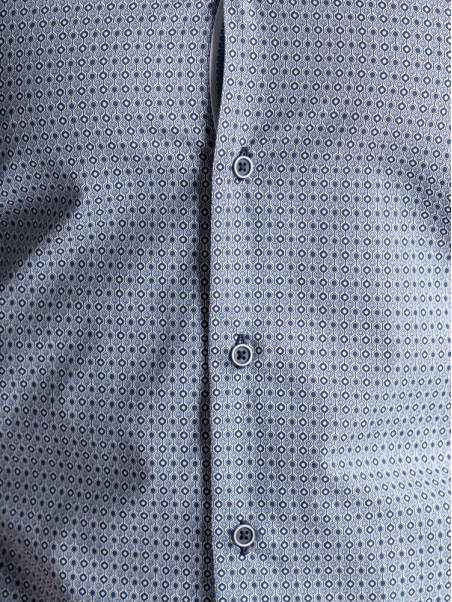 Camisa de hombre con estampado geométrico y cuello abotonado