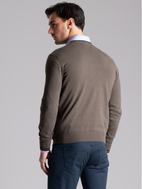 Jersey de hombre de algodón con cuello de pico y contrastes