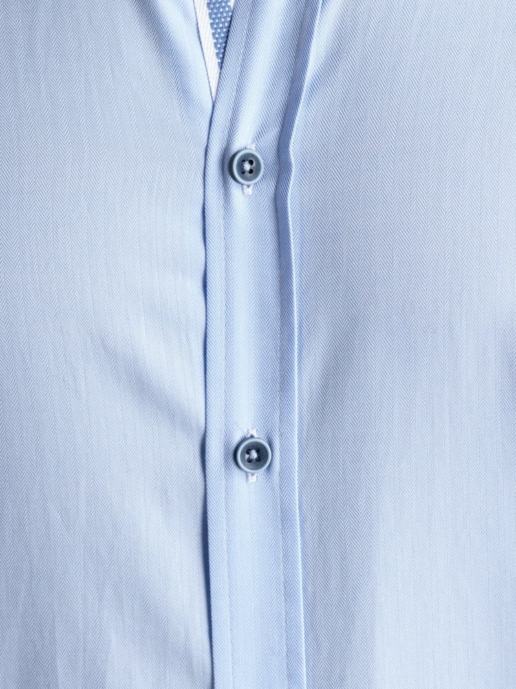 Camicia uomo azzurra spina di pesce collo button down