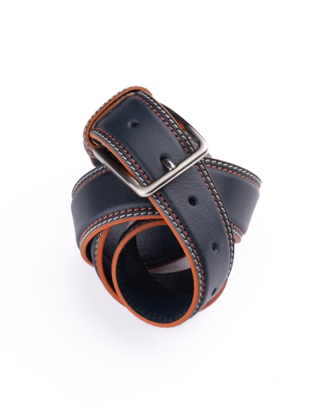 Cinturón de piel para hombre con costuras y borde en contraste