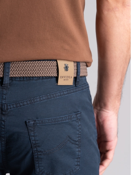 Pantalón de cinco bolsillos para hombre en algodón tricotina viejo