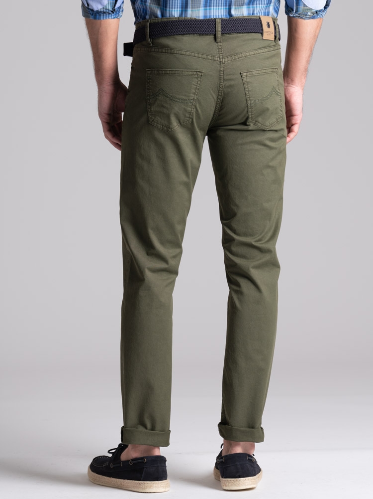Pantalón de cinco bolsillos para hombre en algodón tricotina viejo