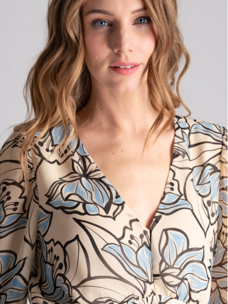 Camisa floral de mujer con cintura elástica