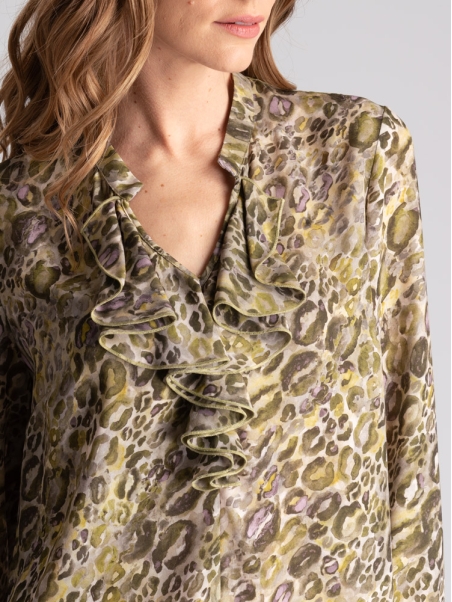 Camisa de mujer de manga larga con estampado animal y rouge
