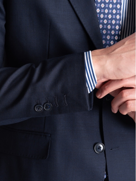 Traje de hombre en tejido azul de lana fría