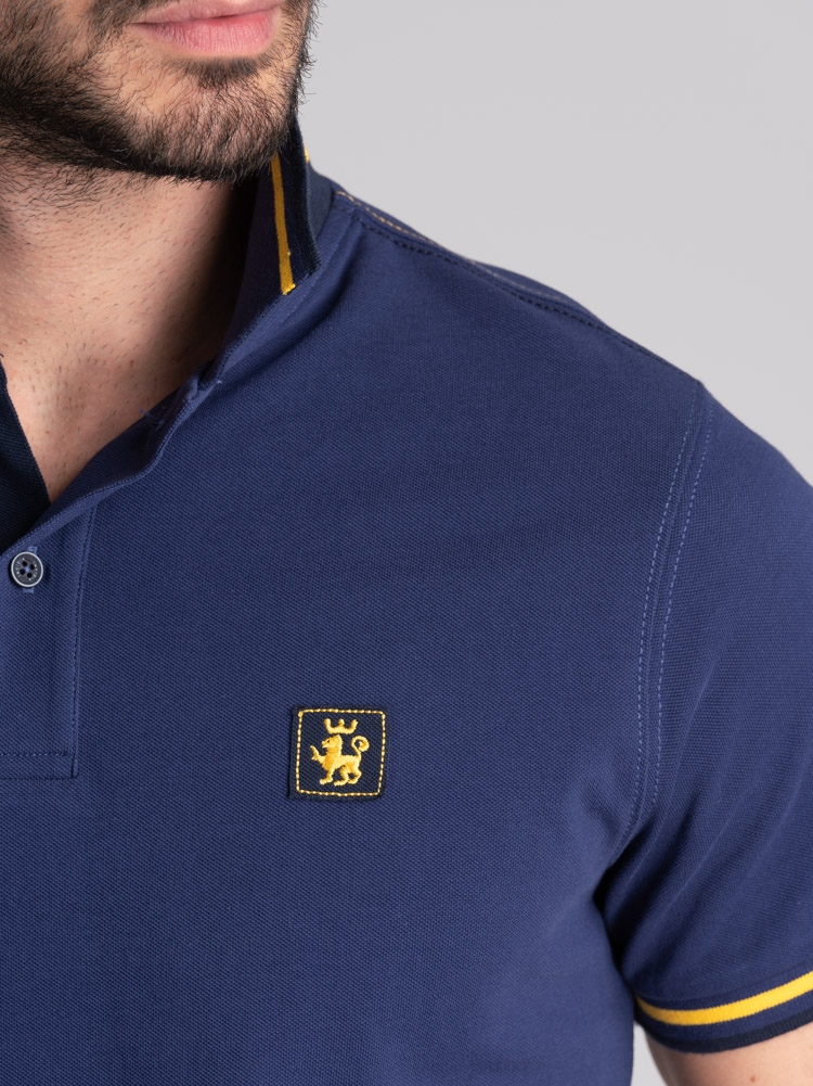 Polo de hombre de media manga con cuello estampado