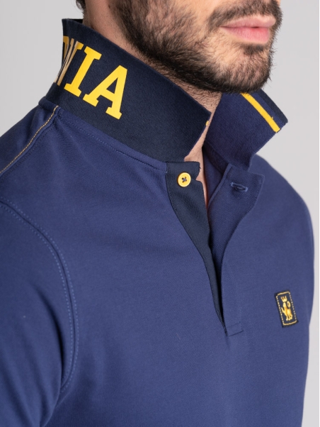 Polo de hombre de media manga con cuello estampado