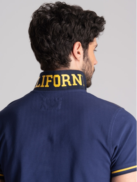 Polo de hombre de media manga con cuello estampado