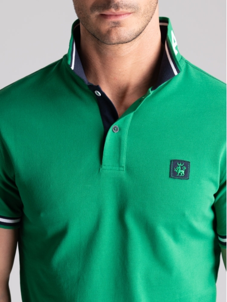 Polo de hombre de media manga con cuello estampado