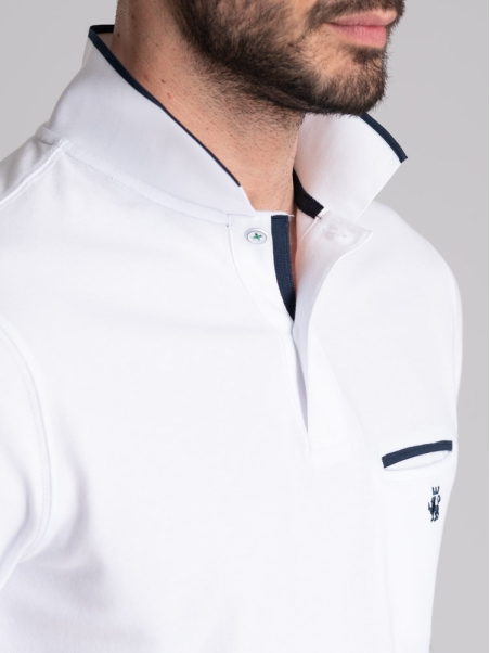 Polo de media manga de color liso para hombre con bolsillo