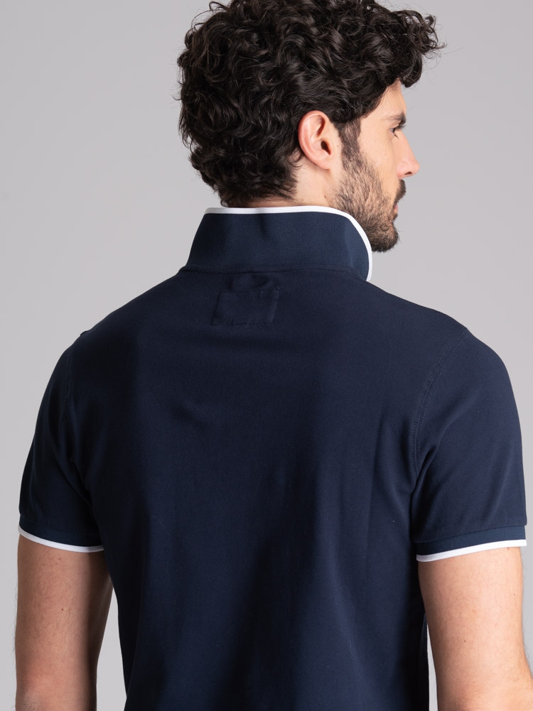 Polo de media manga de color liso para hombre con bolsillo