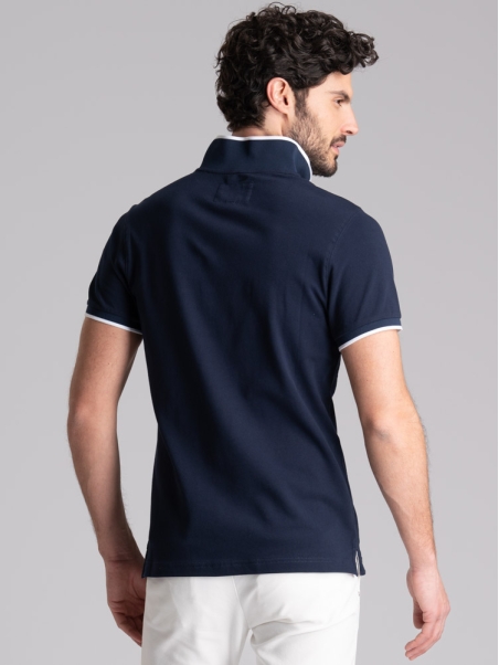 Polo de media manga de color liso para hombre con bolsillo