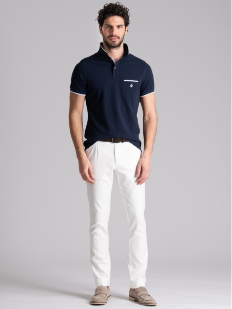 Polo de media manga de color liso para hombre con bolsillo