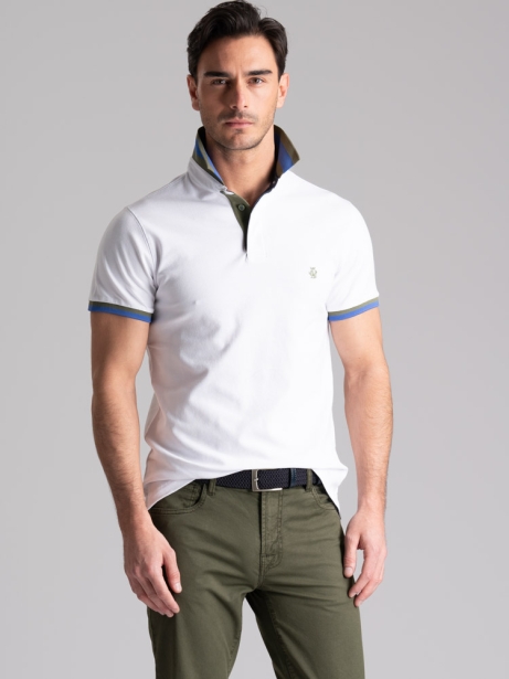 Polo masculino de media manga con inserciones de poliéster