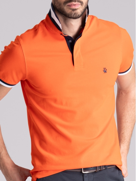 Polo masculino de media manga con inserciones de poliéster
