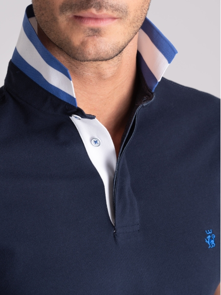 Polo masculino de media manga con inserciones de poliéster