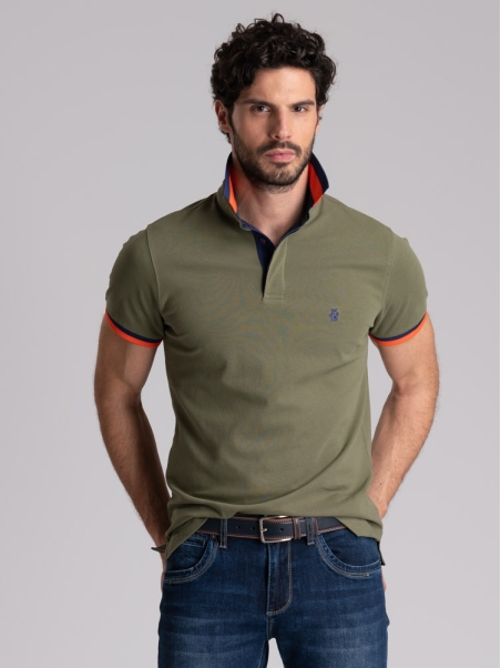 Polo masculino de media manga con inserciones de poliéster