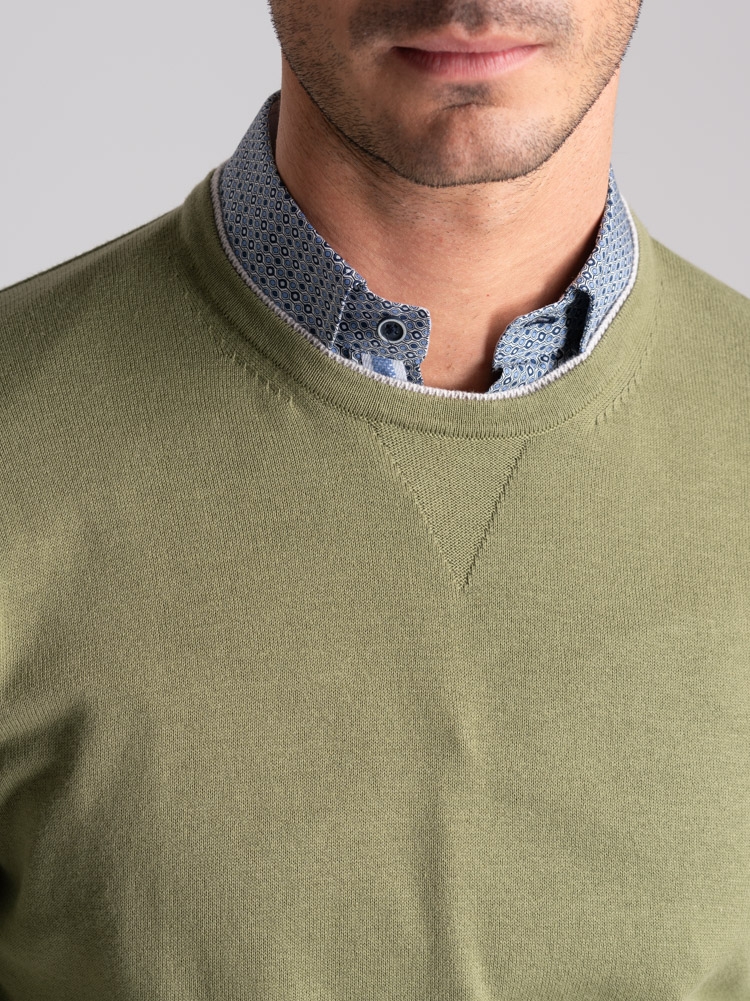 Jersey de cuello redondo para hombre con doble cuello y contrastes