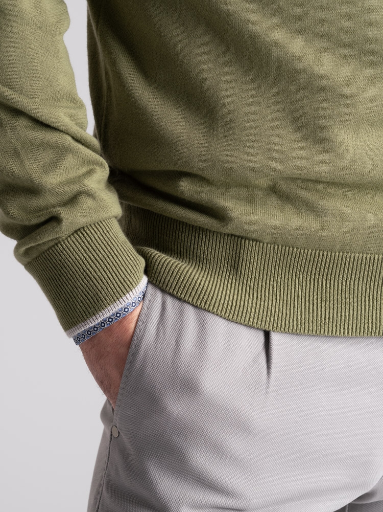 Jersey de cuello redondo para hombre con doble cuello y contrastes