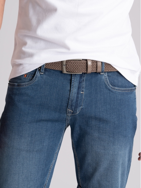 Bermudas de hombre en tejido vaquero claro de lavado medio