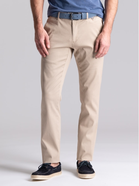 Pantalón chino de espiga para hombre con microdentaduras