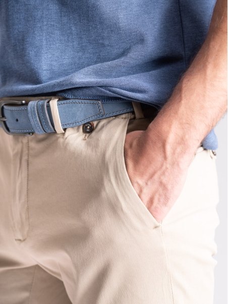 Pantalón chino de espiga para hombre con microdentaduras