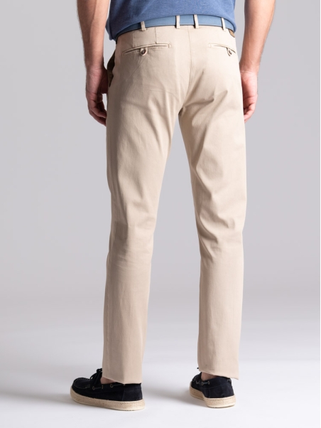 Pantalón chino de espiga para hombre con microdentaduras