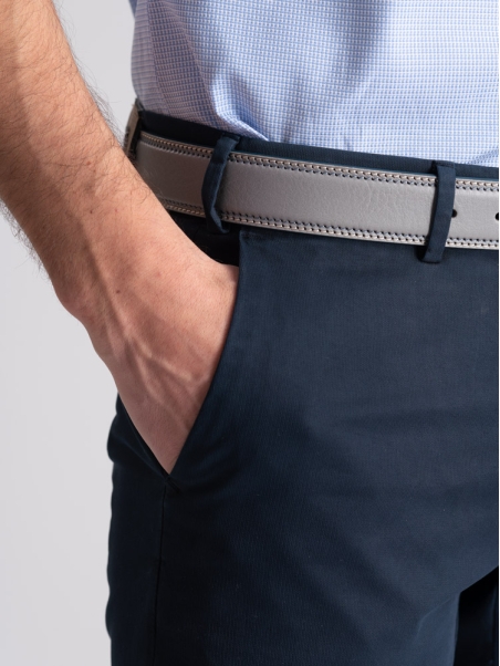 Pantalón chino de espiga para hombre con microdentaduras