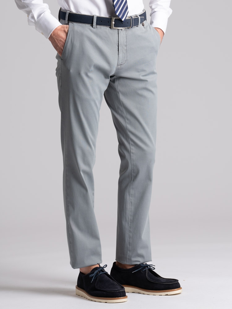 Pantalone uomo chino spina di pesce con micro pinces